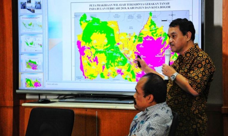 Banjir-Longsor Sampai Maret Banjir-Longsor Sampai Maret