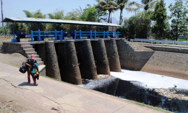Beberkan Pabrik Pembuang Limbah