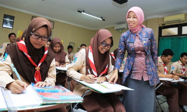 Kualitas Guru Jeblok