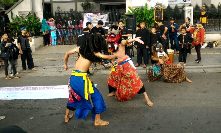 FMCD Gelar Kampanye Damai di CFD FMCD Gelar Kampanye Damai di CFD