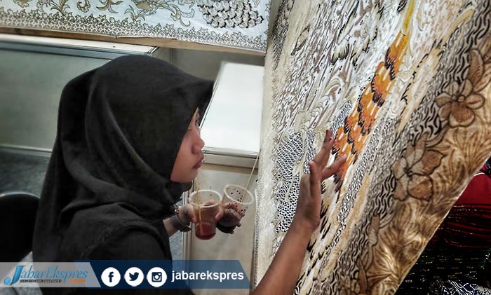 Batik Motif Anak Muda Makin Laris Batik Motif Anak Muda Makin Laris