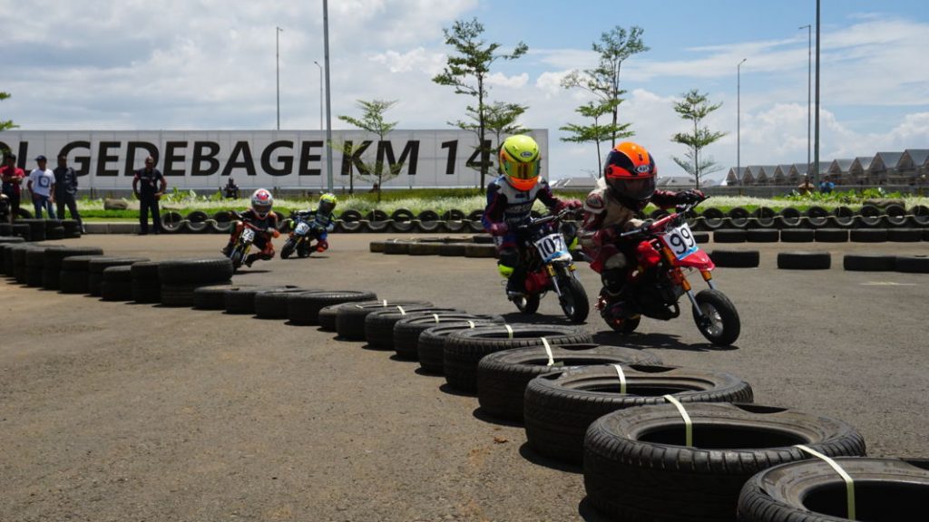 Meriah, Balap Motor 'Cilik' di Summarecon