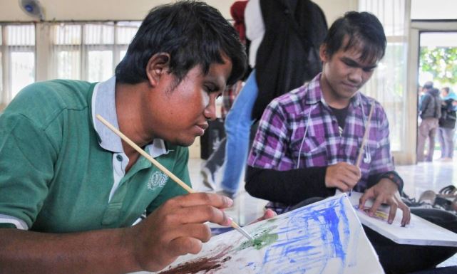 Elda Melukis Tanpa Batas