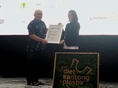 Plastik Berbayar Masih Dikaji