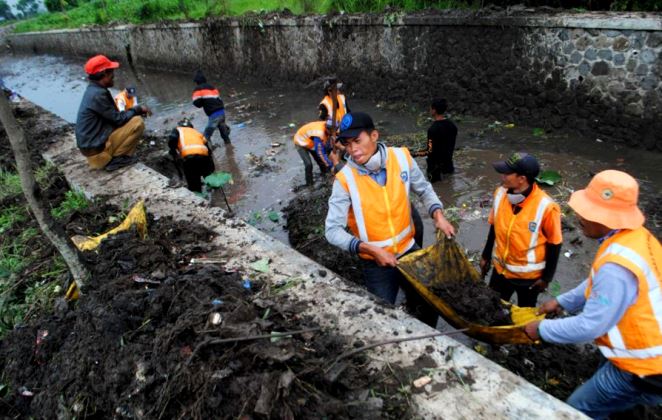 Prajurit Susuri Sungai