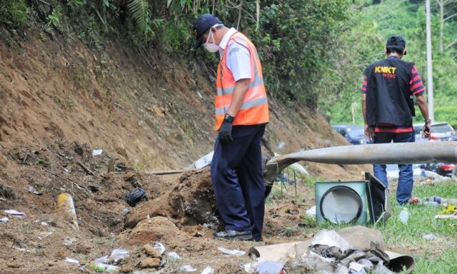 Terus Direm Sepanjang Turunan Emen
