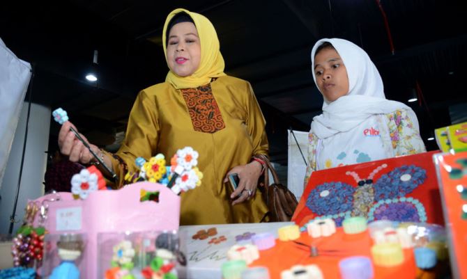 Pamerkan Karya Siswa SLB Pamerkan Karya Siswa SLB