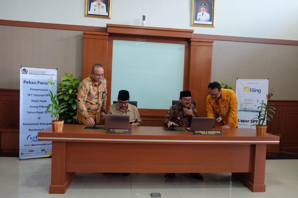 Bupati dan Wakil Bupati Bandung Barat Lapor e-filing
