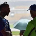 Hujan Hentikan Latihan Persib