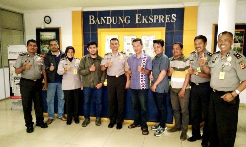 Belum Percaya, Sebelum Naik Media Cetak