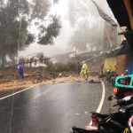 Longsor di 4 Titik, Jalur Puncak Ditutup Total