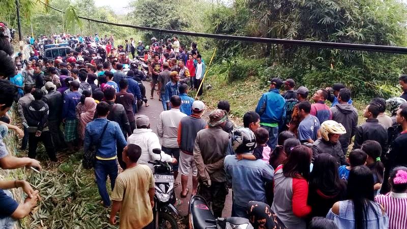 Sosok Mayat Laki-Laki Ditemukan Sosok Mayat Laki-Laki Ditemukan