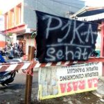 Perlintasan Ditutup Warga Protes