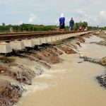 Rel Tergenang Banjir, 33 Kereta Api Terganggu