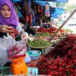 Harga Cabai Merah Keriting 'Terjun Bebas'