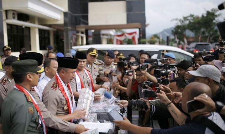 Dokter Kena Tipu Uang Palsu