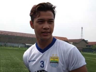 Persib Resmi Kontrak Bek Baru