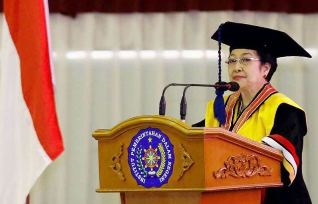 Gelar Doktor Yang Tertunda