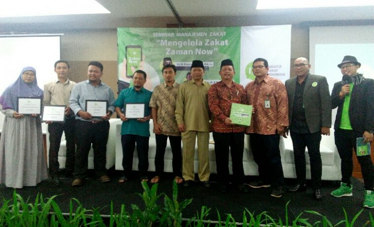 IZI Jawa Barat Gelar Seminar Manajemen Zakat IZI Jawa Barat Gelar Seminar Manajemen Zakat