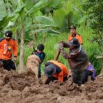 Damah Masih Tertimbun Longsor