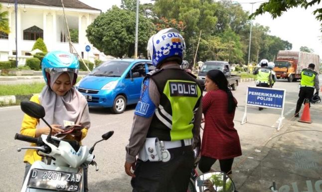 Tekan Angka Kecelakaan Lalin Tekan Angka Kecelakaan Lalin