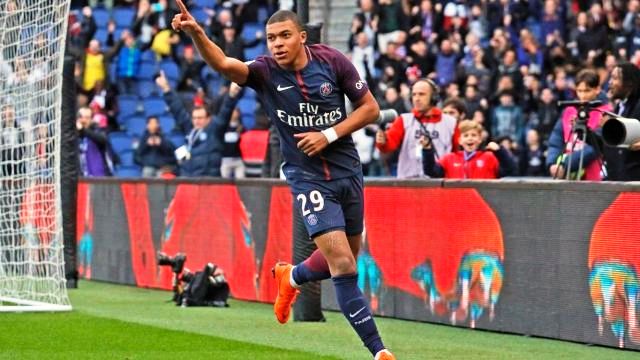 Kampiun di Empat Journee Lagi Kampiun di Empat Journee Lagi