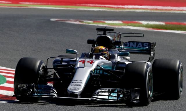 Lewis Prediksi Bahrain Milik Ferrari