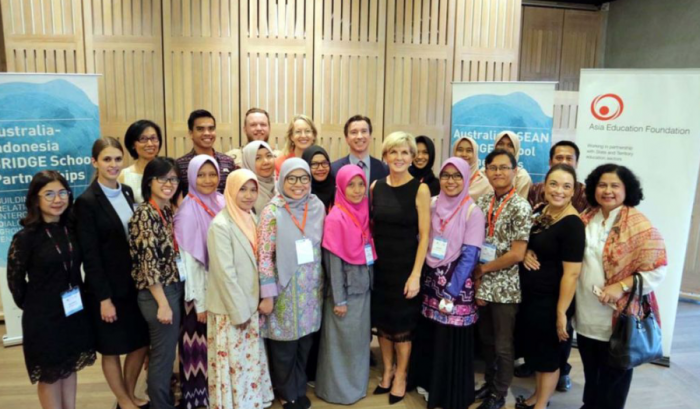 Stok Bahan Makanan Halal di Kulkas Biara