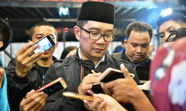 Kang Emil Tekankan Pentingnya Kemasan