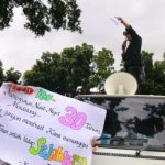 Pakai TNT, Guru Honor Protes