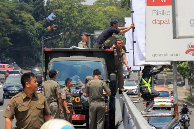 Pjs Wali Kota Warning Masalah Reklame