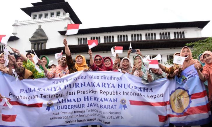 Kado Terindah di Akhir Masa Jabatan Aher Kado Terindah di Akhir Masa Jabatan Aher