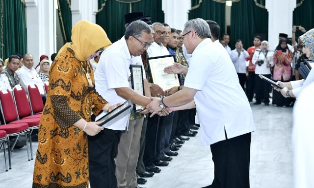 Pemkab Sukabumi Sabet Penghargaan Swasti Saba Pemkab Sukabumi Sabet Penghargaan Swasti Saba