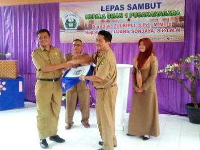 Pisah Sambut Kepala SMAN 1 Pusakanagara Berlangsung Penuh Kekeluargaan Pisah Sambut Kepala SMAN 1 Pusakanagara Berlangsung Penuh Kekeluargaan