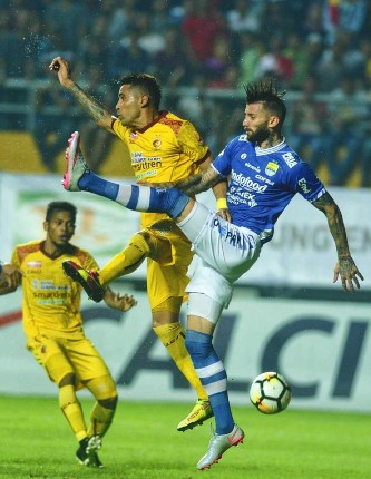 Lini Pertahanan Maung Bandung Kedodoran Lini Pertahanan Maung Bandung Kedodoran