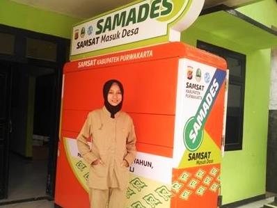 Samades Permudah Warga Bayar Pajak Kendaraan Samades Permudah Warga Bayar Pajak Kendaraan