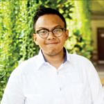 Kebanggaan Anak Negeri Yang Terkendala Biaya