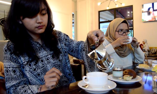 Sensasi Afternoon Tea di De Paviljoen Hotel