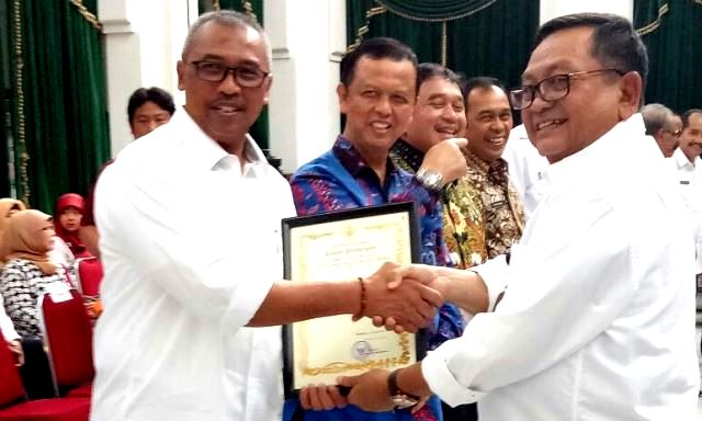 Unuk Pertama Kali, Kabupaten Garut Raih Swasti Saba Wiwerda