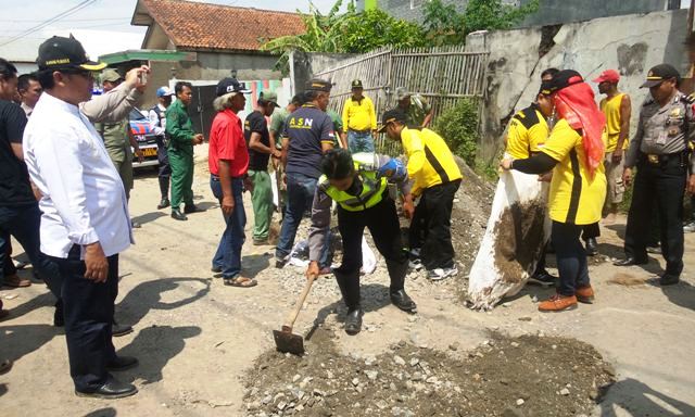Tutup Jalan Berlubang dengan GTL