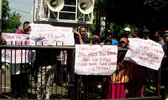 Warga Minta Konpensasi