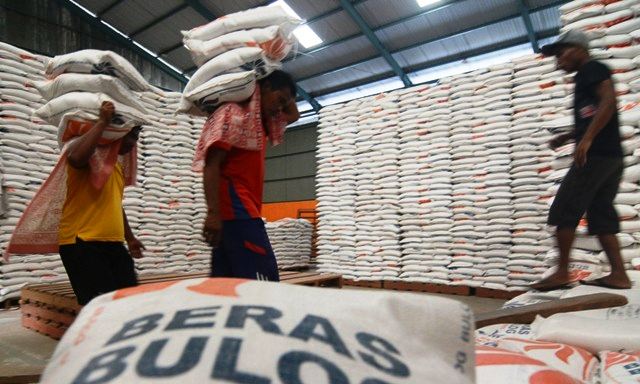 Penyaluran Bantuan Pangan Non-Tunai Seratus Persen Dikoordinasi Bulog