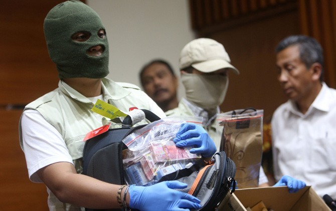 [BREAKING NEWS] Giliran Bupati Bandung Barat Diduga kena OTT KPK