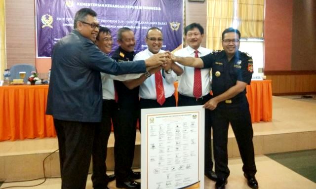 Pajak-Bea Cukai Bidik Penerimaan Rp 112 T