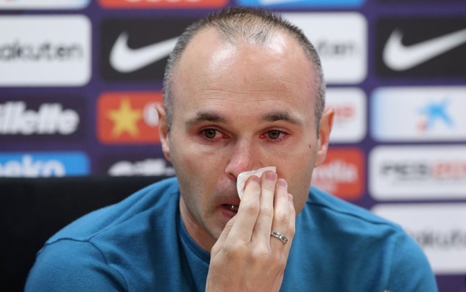 Iniesta Umumkan Berpisah dengan Barcelona