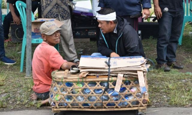 “Cukup Tidak Cukup yang Penting Bisa Buat Makan”