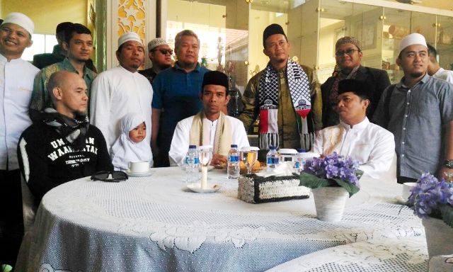 Ustad Somad Singgung Persatuan Umat Ustad Somad Singgung Persatuan Umat