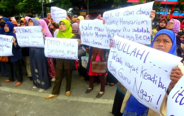 Dorong Guru Honorer Dapat Gaji Layak