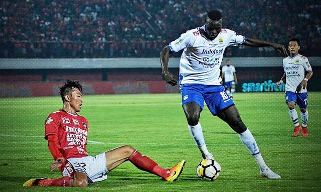 Persib Diimbangi 10 Pemain Bali United Persib Diimbangi 10 Pemain Bali United