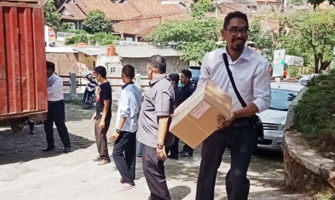 KPU Cimahi Terima 188 Kardus Surat Suara Pilgub KPU Cimahi Terima 188 Kardus Surat Suara Pilgub